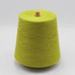 Sợi polyester tái chế kéo màu đạt chứng nhận GRS dạng côn màu xanh lá sáng
